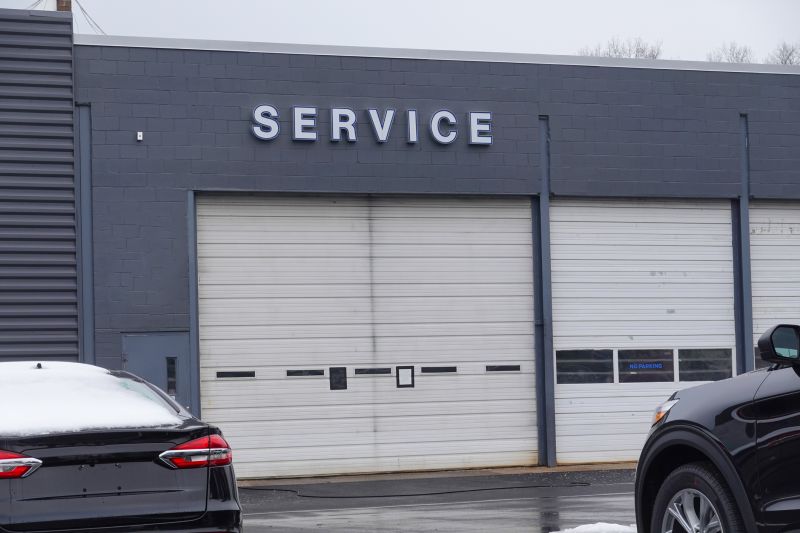 Choosing Commercial Garage Doors